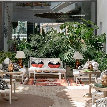 Vincci Seleccion Posada Del Patio Malaga Luaran gambar Interior of the hotel