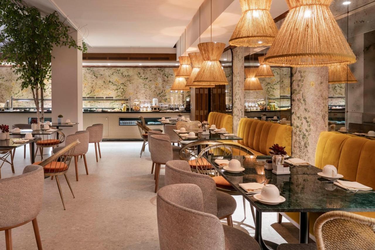 Vincci Seleccion Posada Del Patio Malaga Luaran gambar The restaurant