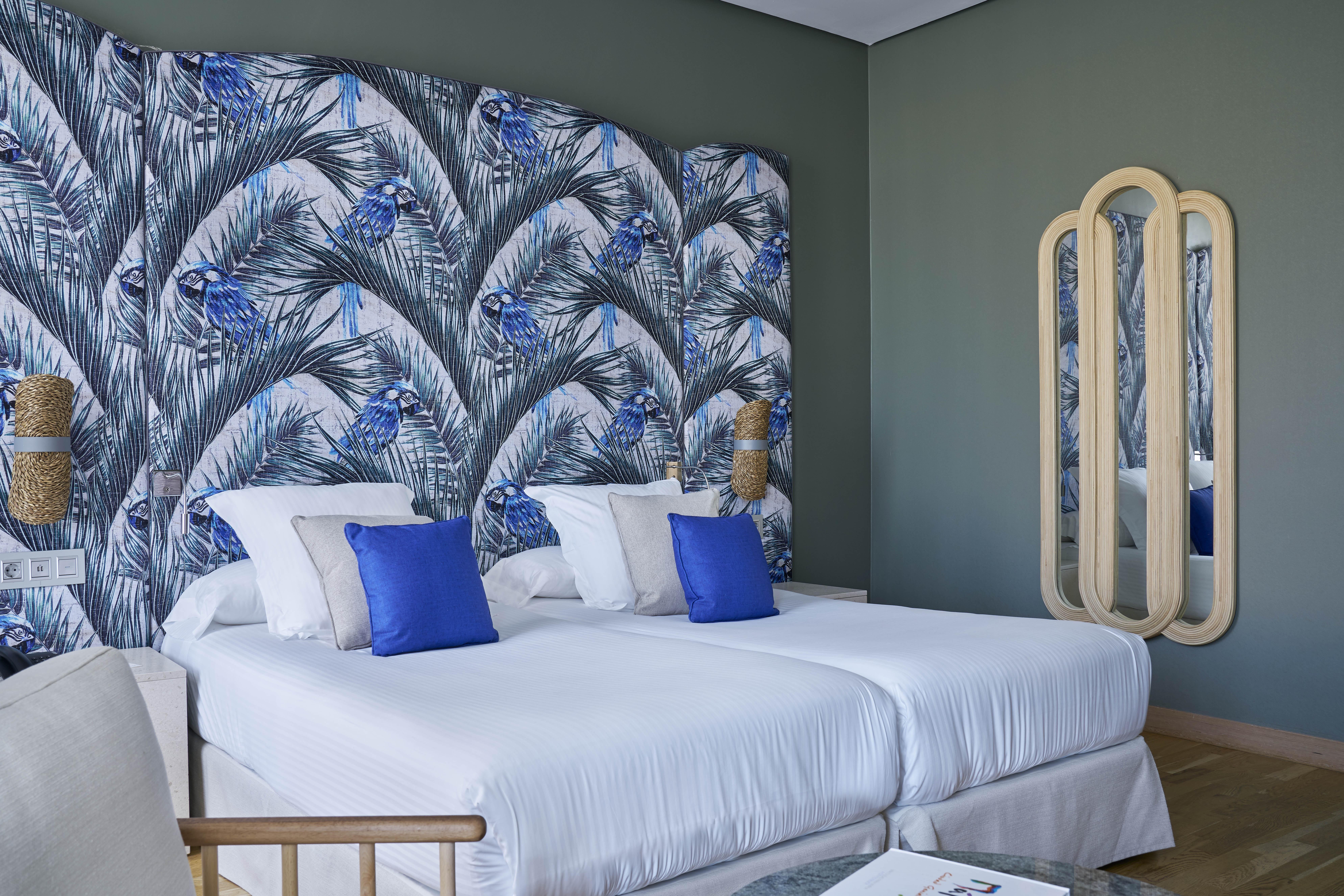 Vincci Seleccion Posada Del Patio Malaga Luaran gambar A room at the hotel