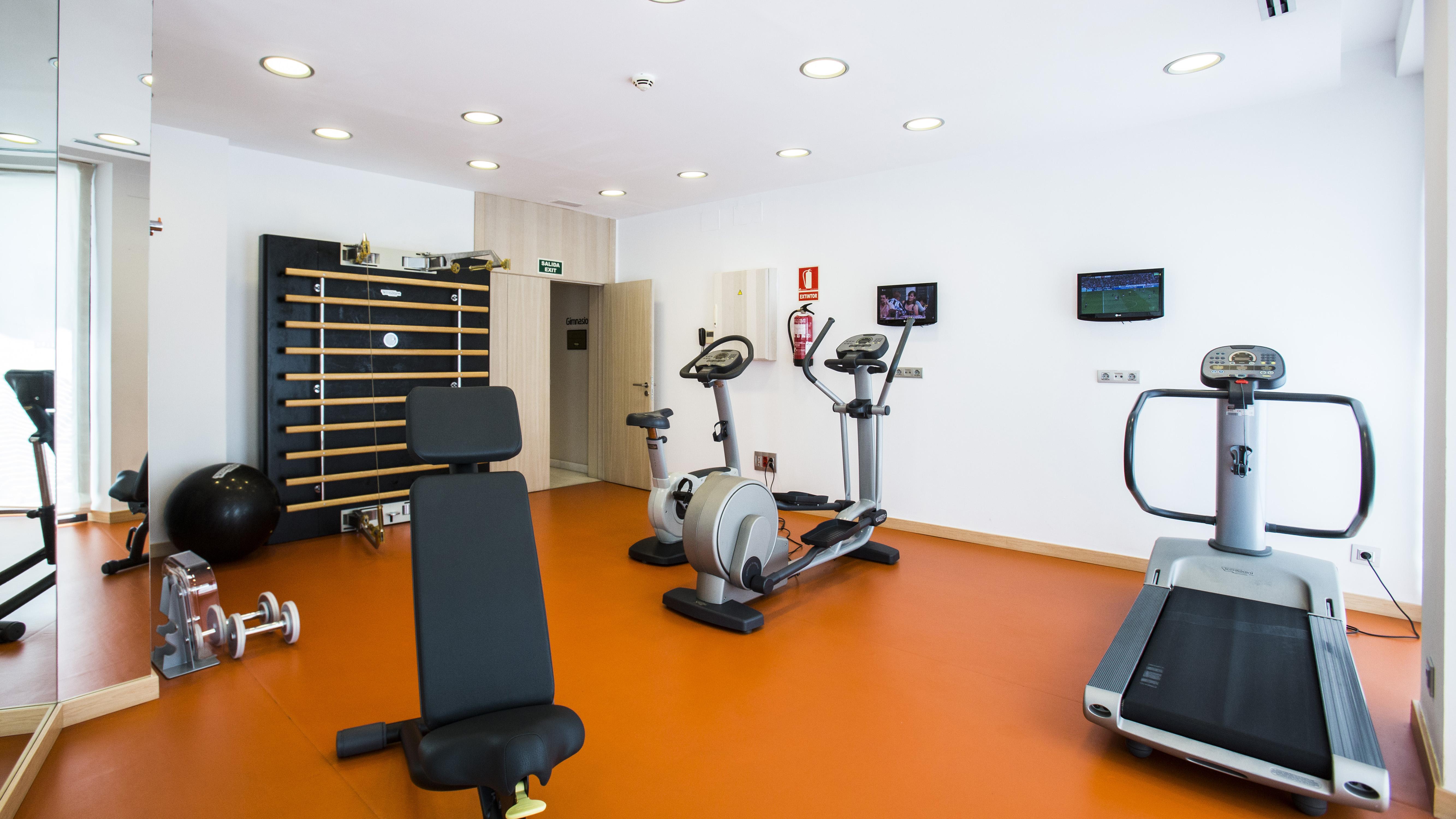 Vincci Seleccion Posada Del Patio Malaga Luaran gambar A gym