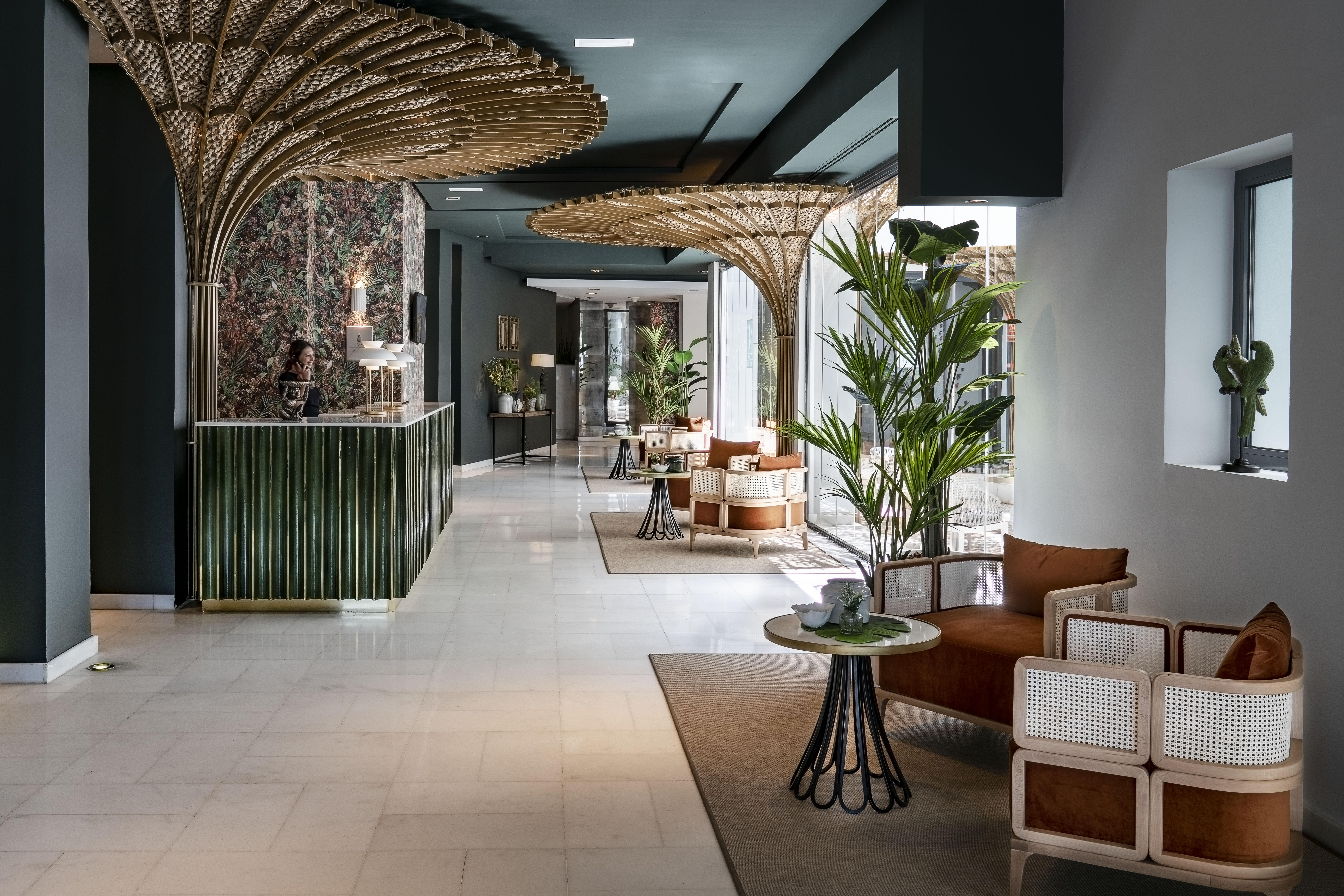 Vincci Seleccion Posada Del Patio Malaga Luaran gambar The hotel's lobby