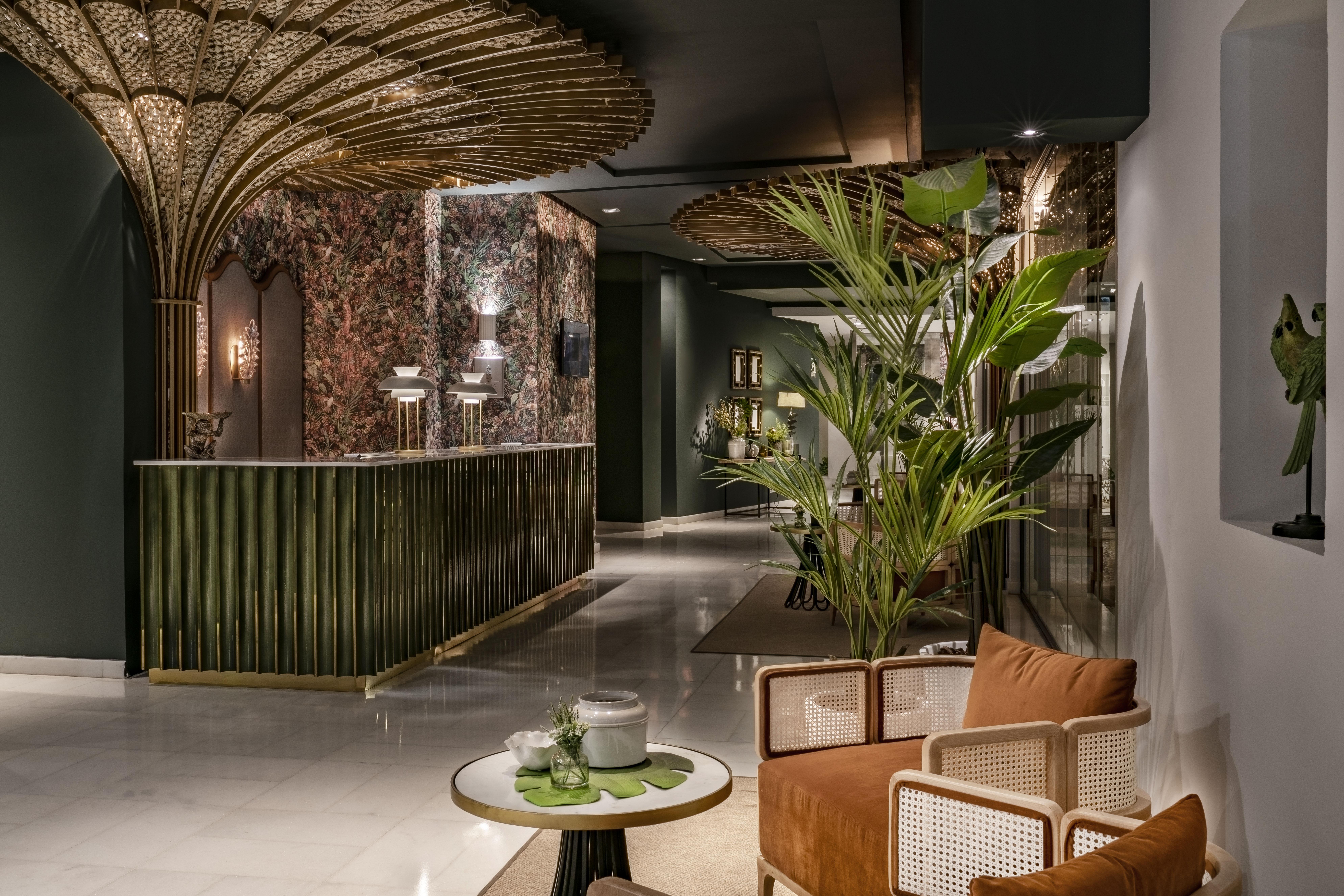 Vincci Seleccion Posada Del Patio Malaga Luaran gambar The lobby of the hotel