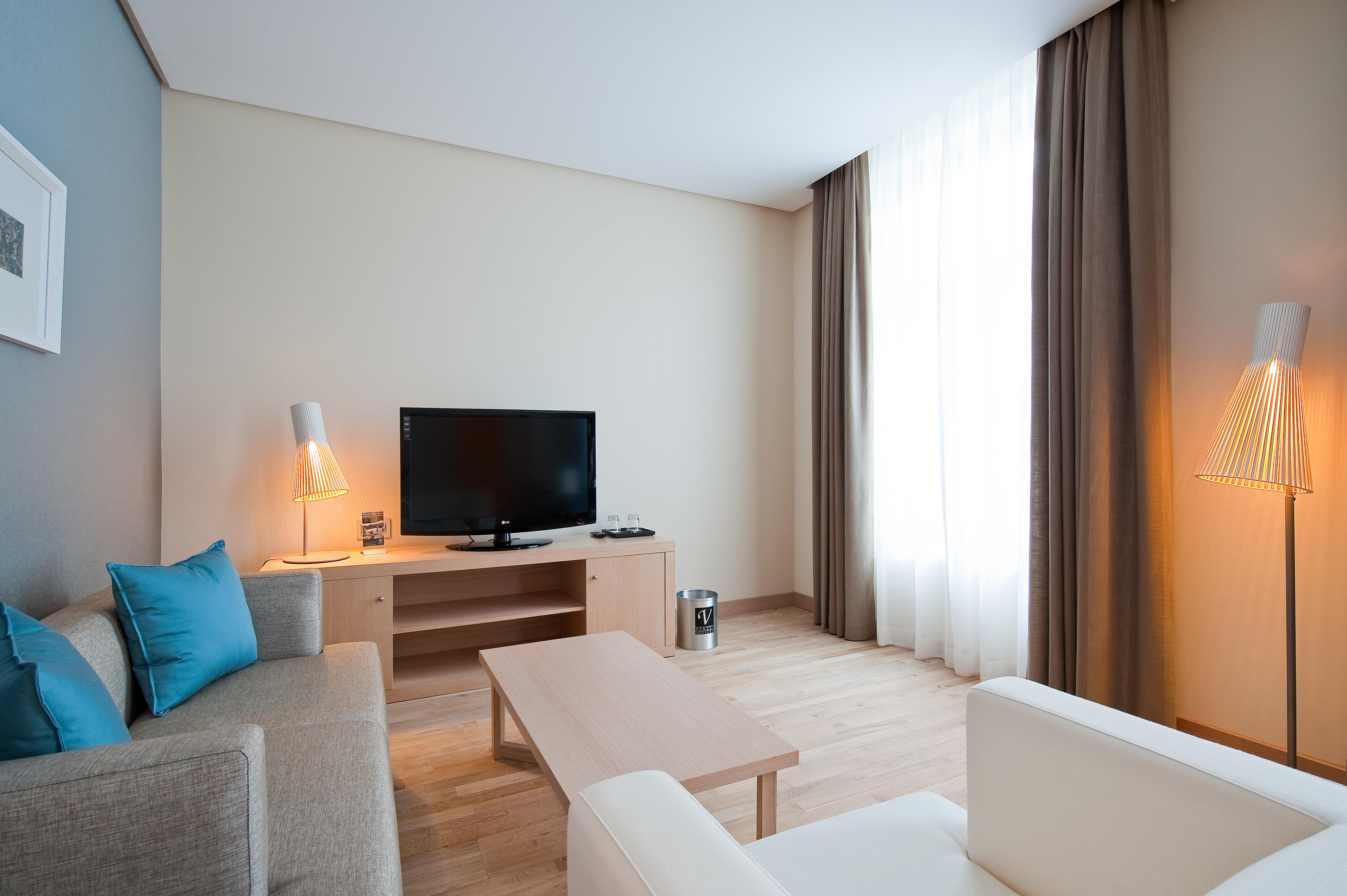 Vincci Seleccion Posada Del Patio Malaga Luaran gambar A typical room at the hotel