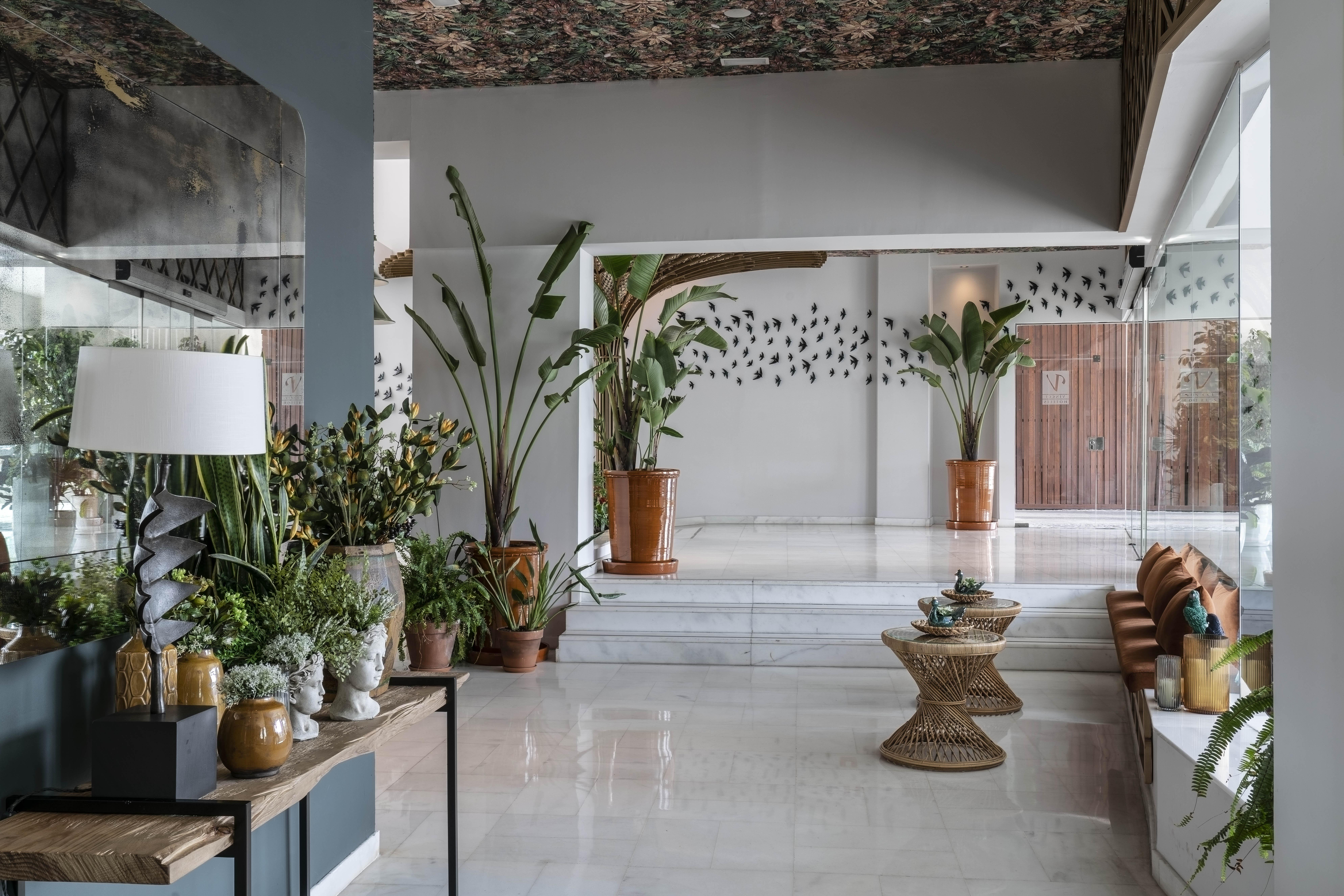 Vincci Seleccion Posada Del Patio Malaga Luaran gambar Interior of the hotel
